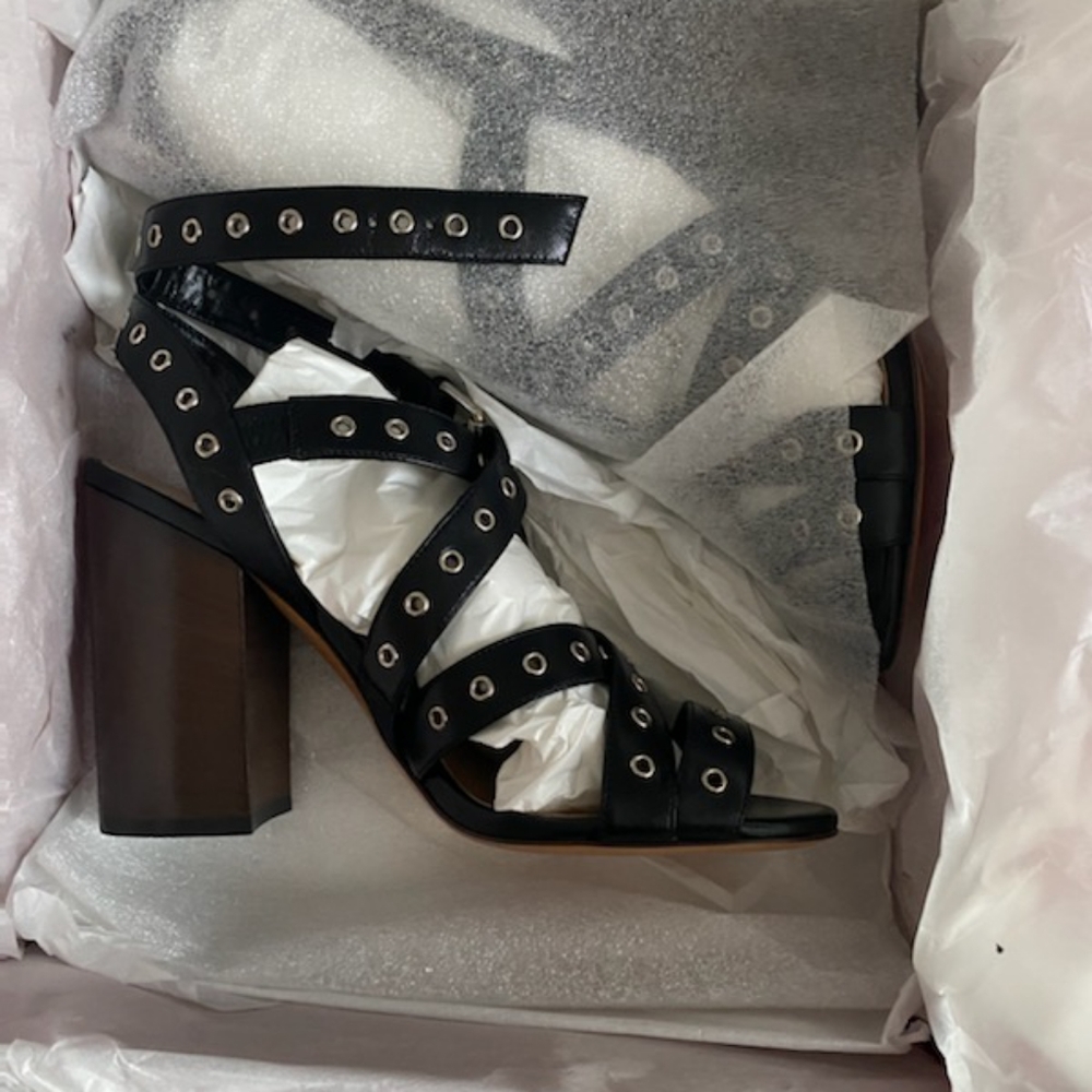 BRAND NEW VALENTINO SHOES SIZE 7